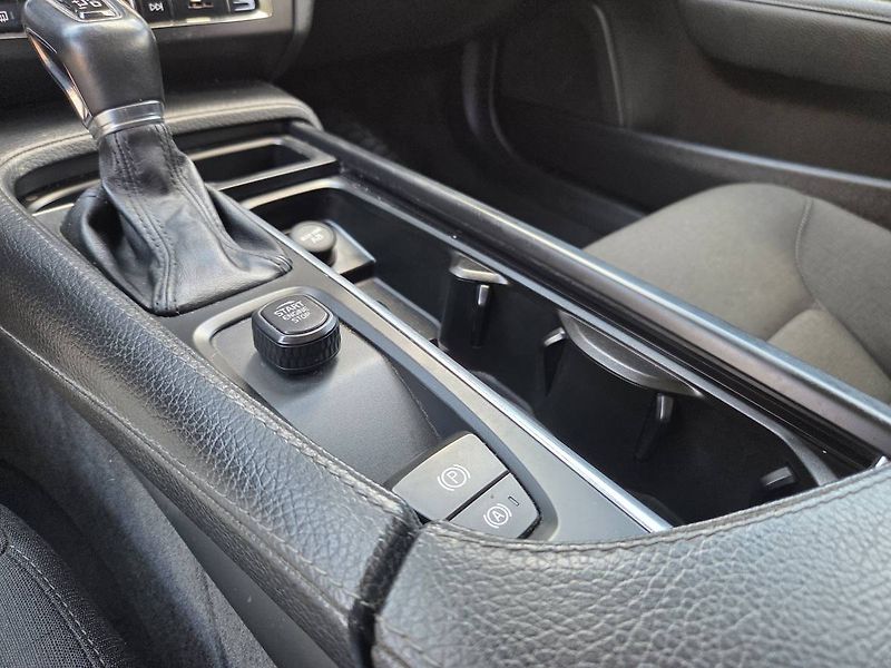 Volvo V90 (2018) D4 2.0 140kW - fotka 30 z 43