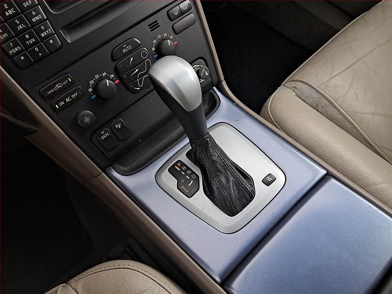 Volvo XC90 (2006) D5, 4X4, Automat, Tempomat - fotka 13 z 18