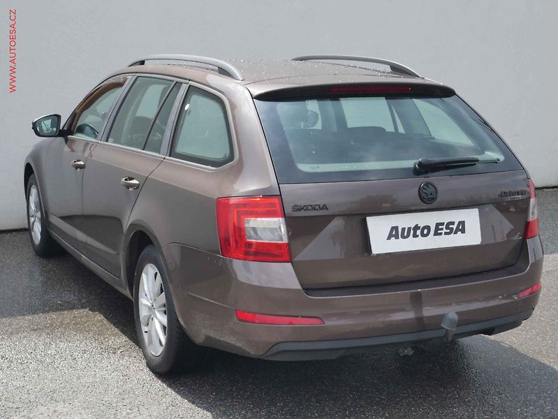 Škoda Octavia (2014) 1.2TSi, ČR, Ambition - fotka 6 z 15