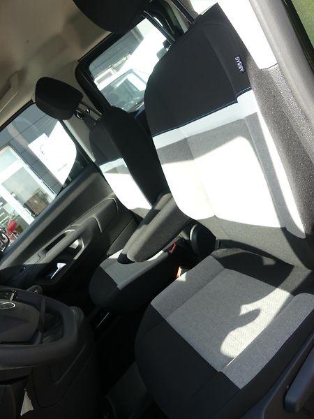 Citroën Berlingo (2026) PLUS PROFI Diesel 100k Manual - fotka 8 z 20