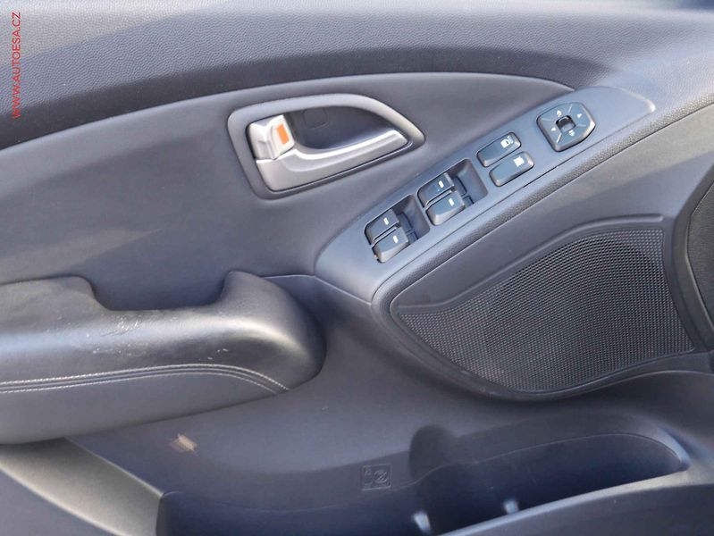 Hyundai ix35 (2012) 2.0CRDi, ČR, AC, tažné - fotka 14 z 16