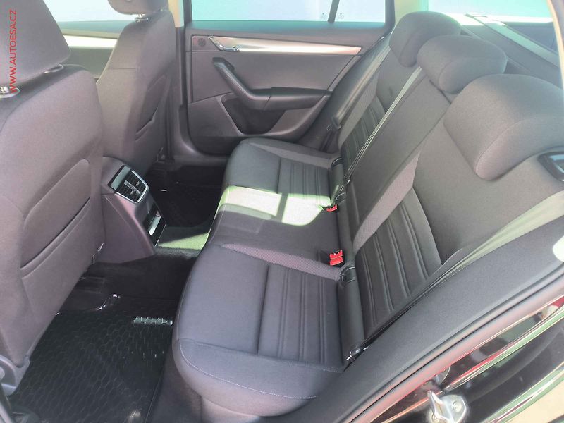 Škoda Octavia (2018) 1.5 TSI, Navi, AC, temp - fotka 10 z 22