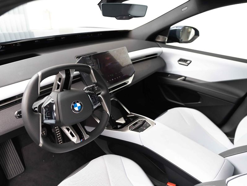 BMW iX3 50 xDrive - fotka 5 z 8