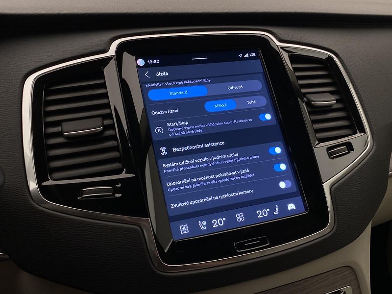 Volvo XC90 B5 AWD CORE AUT CZ - fotka 47 z 58