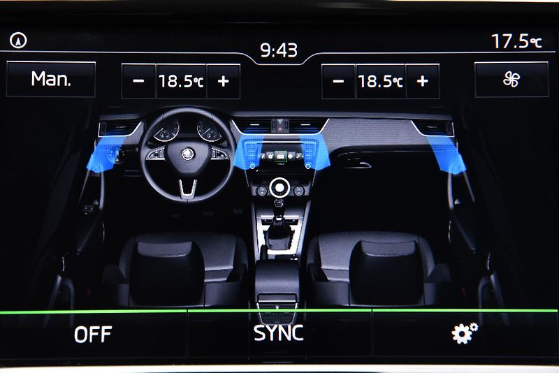 Škoda Octavia 2.0 TDi CR DSG STYLE,NAVI,TEMP - fotka 28 z 50