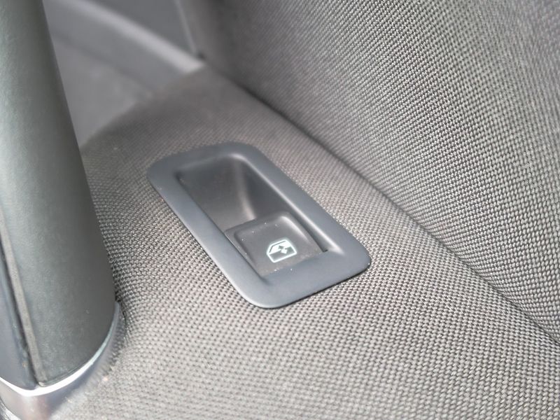 Volkswagen Golf (2019) 1.6TDI 85KW DSG – NAVI, ERGO - fotka 33 z 51