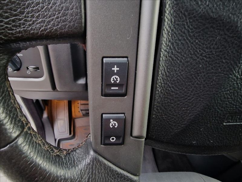 Land Rover Discovery 2.7 TDV6 140kW 4x4 - fotka 21 z 42