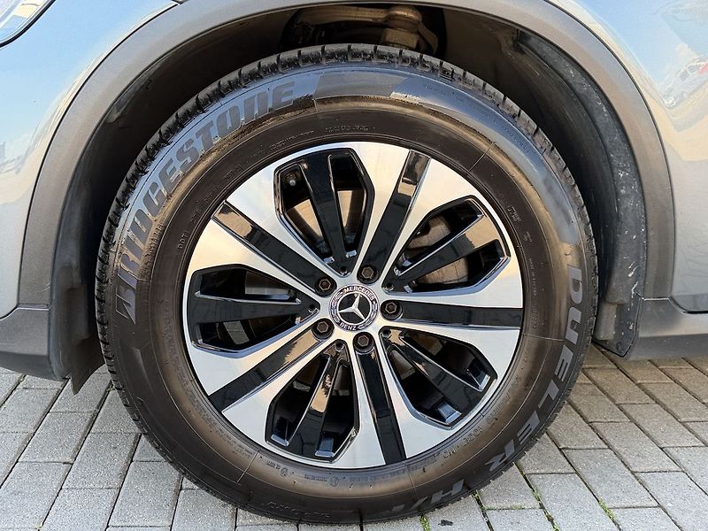 Mercedes-Benz GLC 220d 4MATIC - fotka 26 z 38