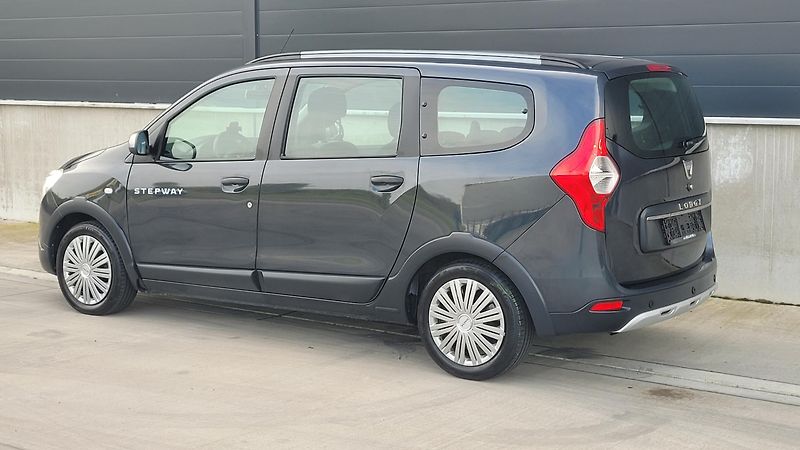 Dacia Lodgy STEPWAY 1,6i 75 KW 7 MÍST - fotka 4 z 26