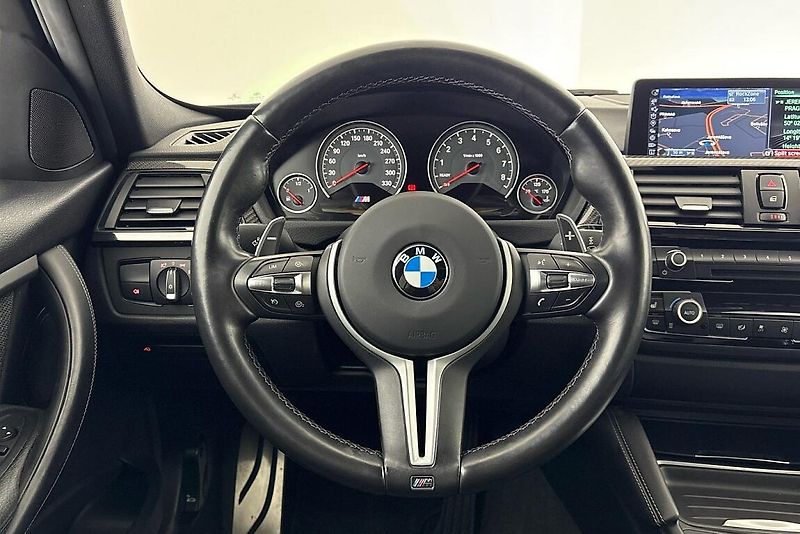 BMW M3 - fotka 22 z 27