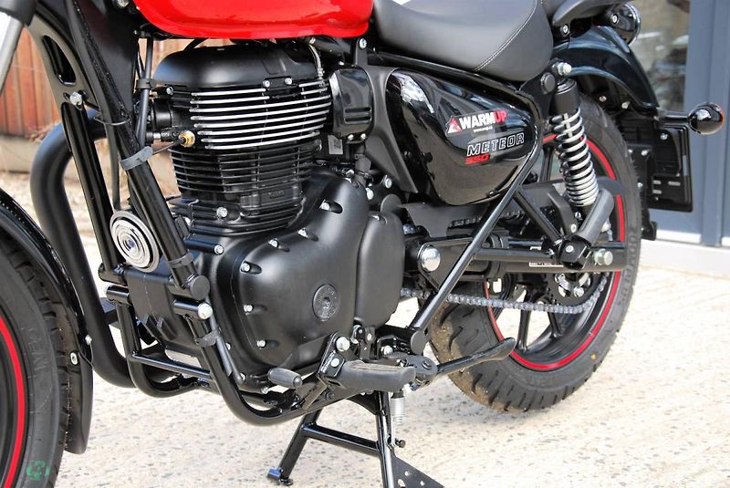 Royal Enfield Meteor 350 (2026) RED - fotka 14 z 25