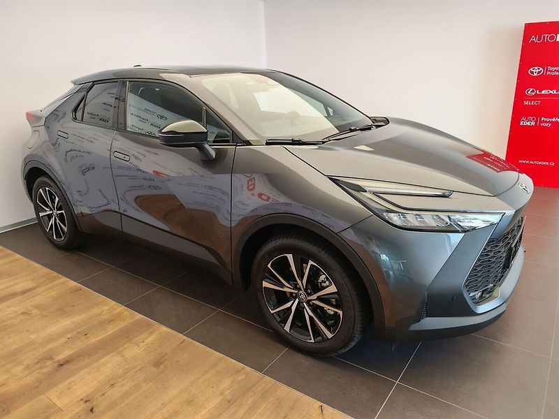 Toyota C-HR 2,0 Plug-in Hybrid Style - fotka 3 z 38