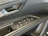 Peugeot 5008 (2018) 1.2PureTech,ALLURE,DPH,130HP - náhled 18