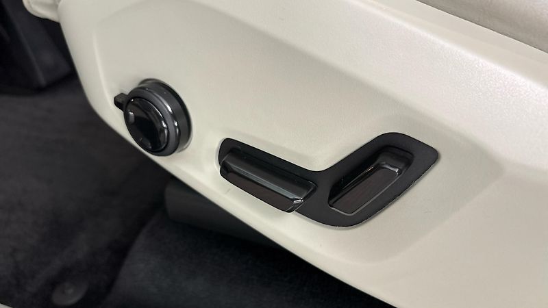 Volvo XC90 2.0 B5 AUT AWD Inscription - fotka 22 z 33