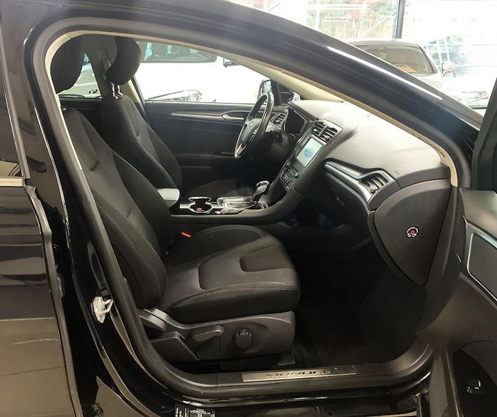 Ford Mondeo 2.0 TDCi, Titanium, AWD, AUT. - fotka 11 z 25