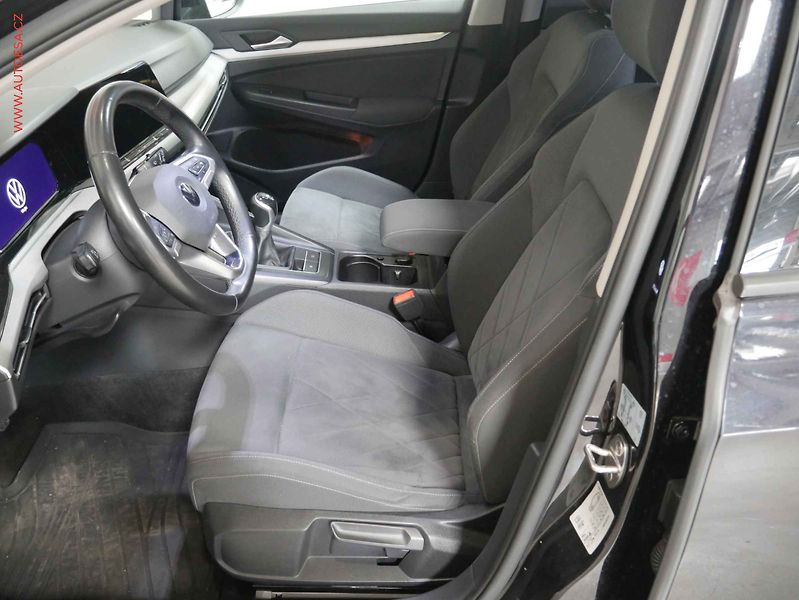 Volkswagen Golf (2020) 2.0 TDi, ČR, Life - fotka 9 z 23
