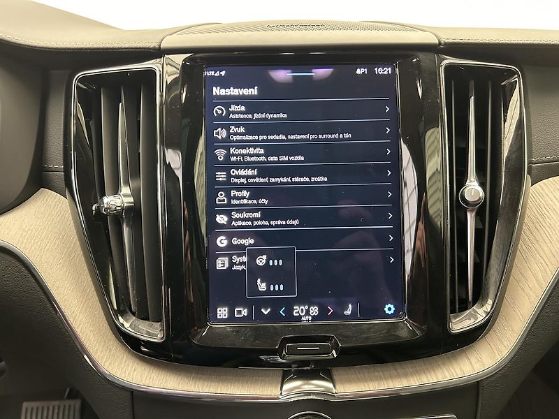 Volvo XC60 2.0 T6 4x4 Recharge Inscriptio - fotka 27 z 31