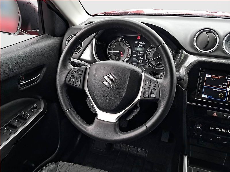 Suzuki Vitara (2019) 1.4 BoosterJet - fotka 16 z 19
