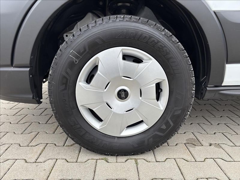 Ford Transit 2,0 EcoBlue 96kW L3 DPH - fotka 9 z 39