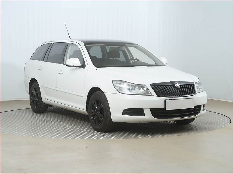 Škoda Octavia (2012) 1.2 TSI, po STK, slušný stav - fotka 1 z 14