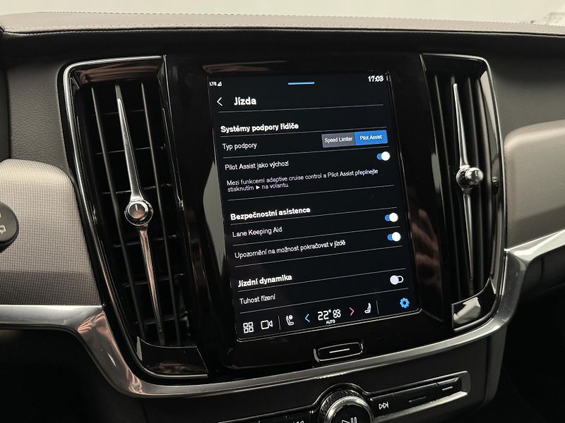 Volvo V90 B5 AWD PLUS DARK REZERVACE - fotka 32 z 36
