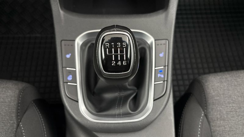 Hyundai i30 1.0 T-GDI Family Smart Kombi - fotka 23 z 24