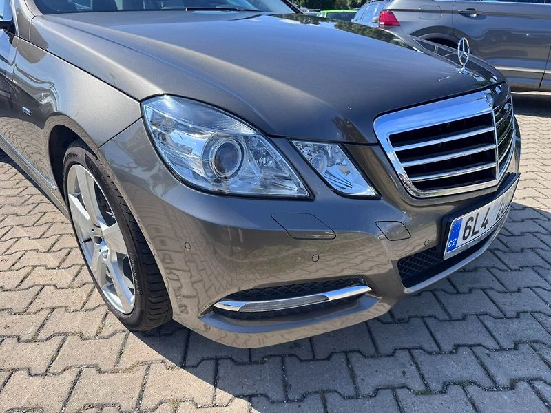 Mercedes-Benz Třídy E (2010) 200 CGI 1,8 135 KW AVANTGARDE - fotka 10 z 50