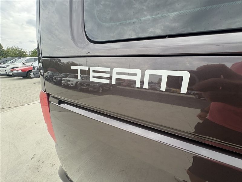 Volkswagen Multivan 2,0 103 kw servis TOP stav - fotka 28 z 28