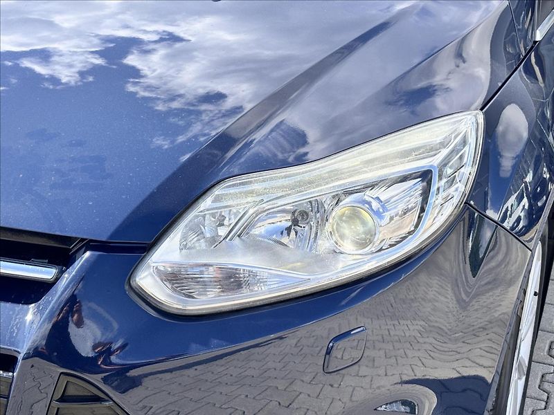 Ford Focus 2,0 TDCi 103kW AUT Titanium - fotka 9 z 27