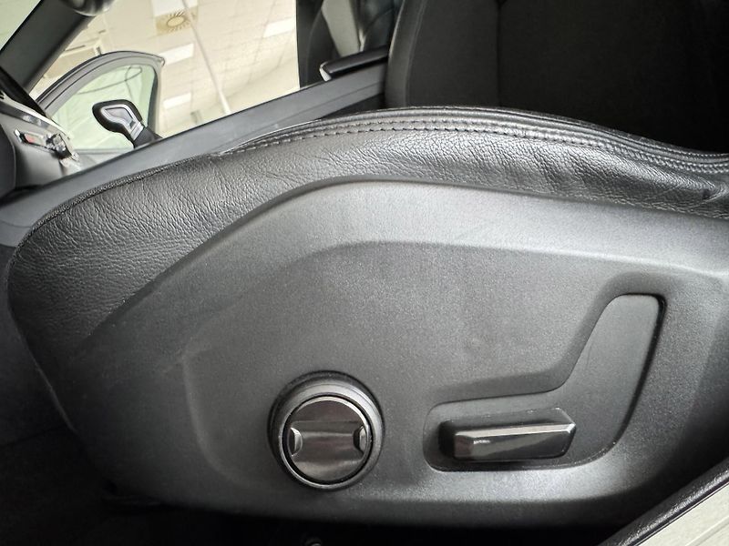 Volvo V60 D3 AUT*110kW*LED*KeyLess*DPH - fotka 29 z 34