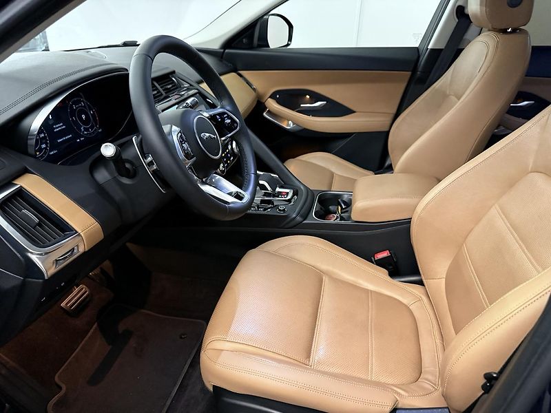 Jaguar E-Pace (2021) 2.0D,4WD,FACELIFT,ZÁRUKA - fotka 2 z 56