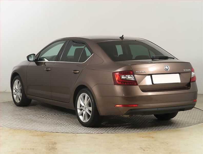 Škoda Octavia (2019) Style 1.5 TSI, Navi, Tempomat - fotka 4 z 18