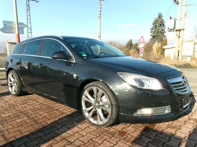 Opel Insignia (2010) 2.0 CDTi - ZADÁNO - fotka 10 z 31