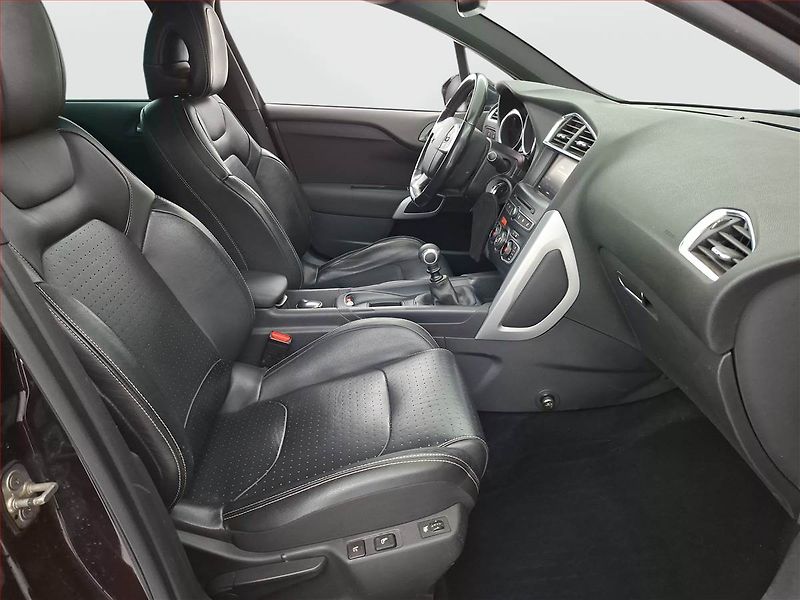 DS Automobiles DS4 (2015) 1.6 BlueHDi, ČR,1.maj, Navi - fotka 9 z 17