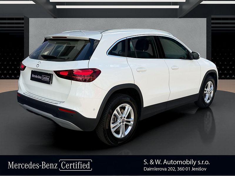 Mercedes-Benz GLA 220 4 MATIC - fotka 5 z 31