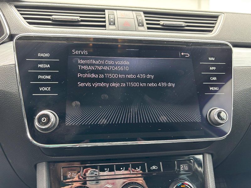 Škoda Superb (2022) GRT AMB TS 110/1.5 M6F - fotka 31 z 42
