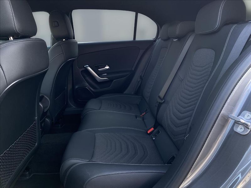 Mercedes-Benz Třídy A A 200 Progressive - fotka 11 z 26