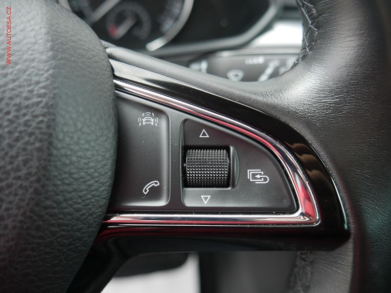 Škoda Superb (2017) 1.6TDi, DSG, navi, xenon - fotka 13 z 21