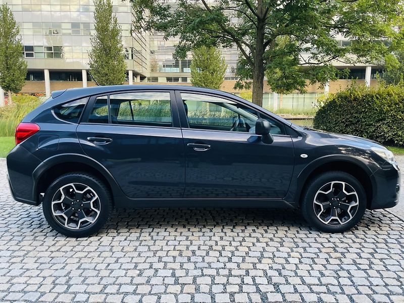 Subaru XV 2.0i 4x4 MANUÁL SERVISKA - fotka 11 z 38