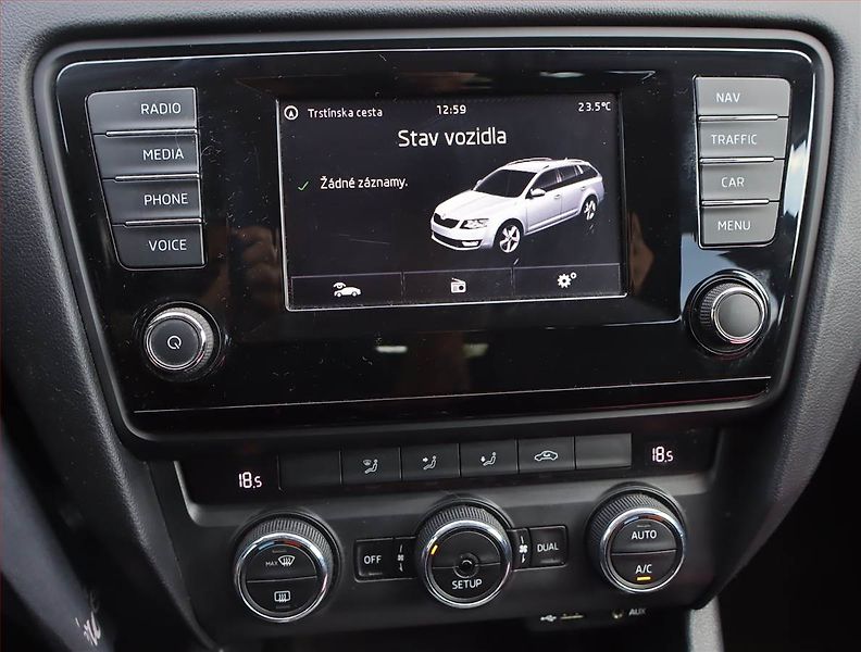 Škoda Octavia (2014) 1.6 TDI, Navi, Tempomat - fotka 12 z 16