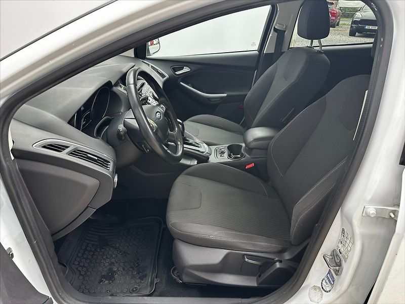 Ford Focus 2,0 2.0TDCi 85kW AUTOMAT - fotka 9 z 39