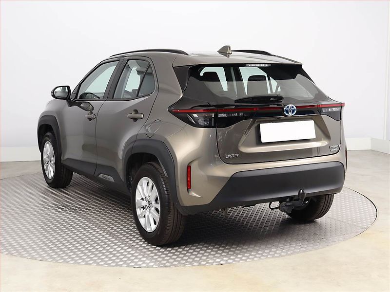 Toyota Yaris Cross (2024) Comfort 1.5 VVT-iE E-Four - fotka 4 z 15