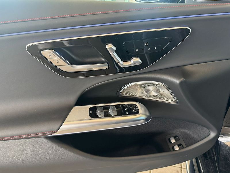 Mercedes-Benz Třídy E 53 AMG Hybrid 4MATIC+ - fotka 10 z 20