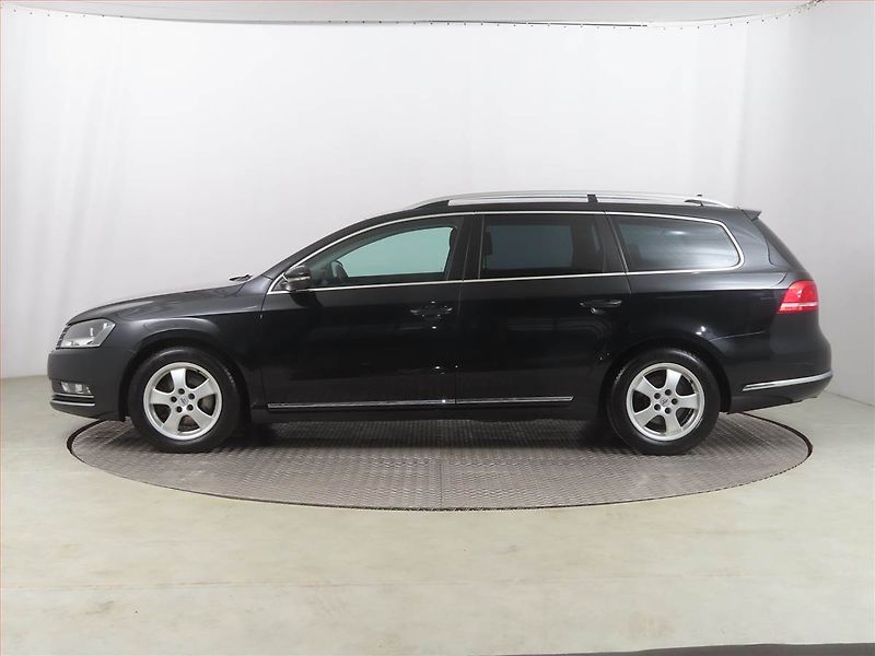 Volkswagen Passat (2013) 1.6 TDI, Serv.kniha, Navi - fotka 3 z 21