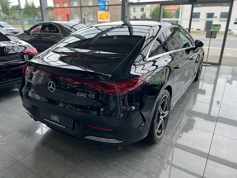 Mercedes-Benz EQE Mercedes-AMG 43 4MATIC demo - fotka 5 z 21