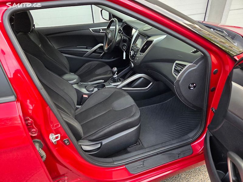 Hyundai Veloster (2012) 1.6 GDI Nové v ČR Serviska - fotka 14 z 30