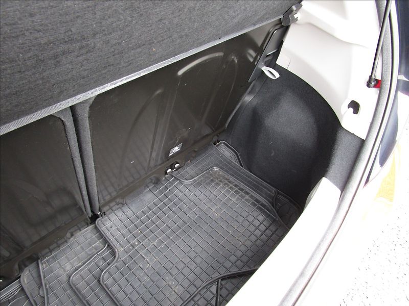 Toyota Aygo 1.0VVT-i, aut. KLIMA - fotka 33 z 37