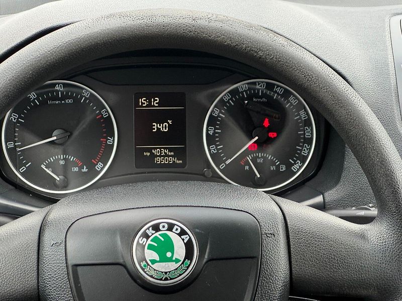 Škoda Octavia (2012) Comfortline 1.2 TSI 77kW - fotka 17 z 29
