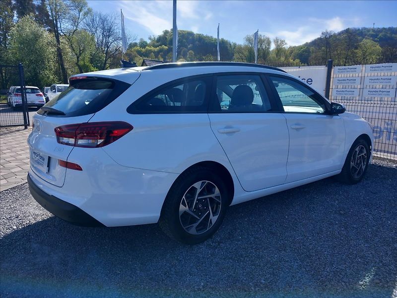 Hyundai i30 1,0 T-GDI MT SMART - fotka 8 z 20