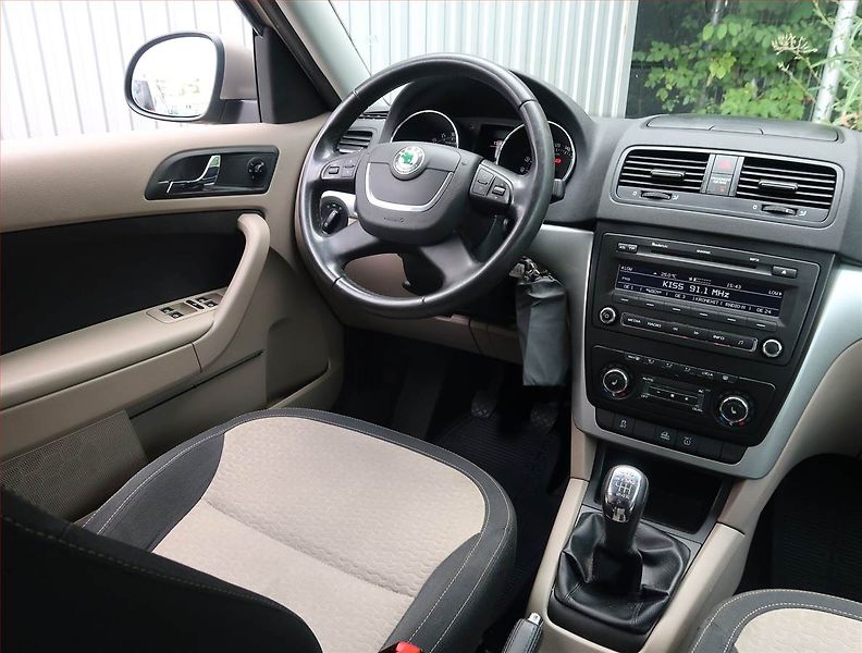 Škoda Yeti (2010) 2.0 TDI, 4X4, ČR,1.maj - fotka 7 z 18